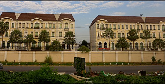 DIY Bang Pa-In travel