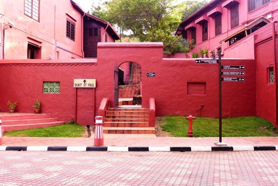 Melaka local life; Melaka attractions; D.I.Y. Melaka walking tour; Dutch Square; Melaka River; Chicken and Rice Balls; St. Paul Hill; Red Buildings