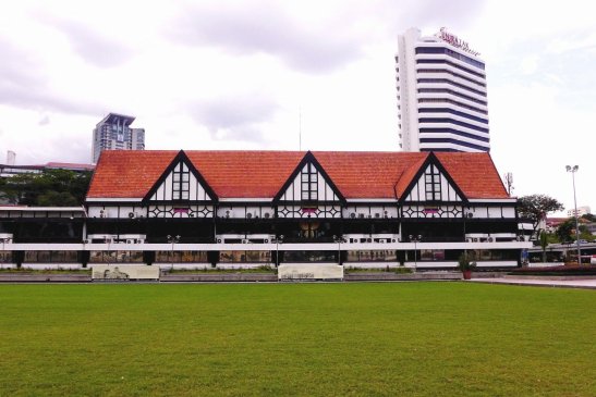 Kuala Lumpur one day itinerary; Kuala Lumpur D.I.Y. tour; Terminal Bersepadu Selatan; Merdeka Square; Petronas Twin Towers; KL travel blog