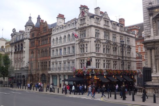 London travel; What to do in London; What to see in London; D.I.Y. London itinerary