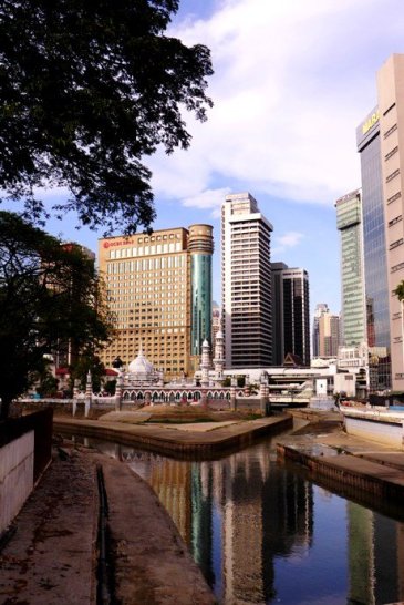 Kuala Lumpur one day itinerary; Kuala Lumpur D.I.Y. tour; Terminal Bersepadu Selatan; Merdeka Square; Petronas Twin Towers; KL travel blog