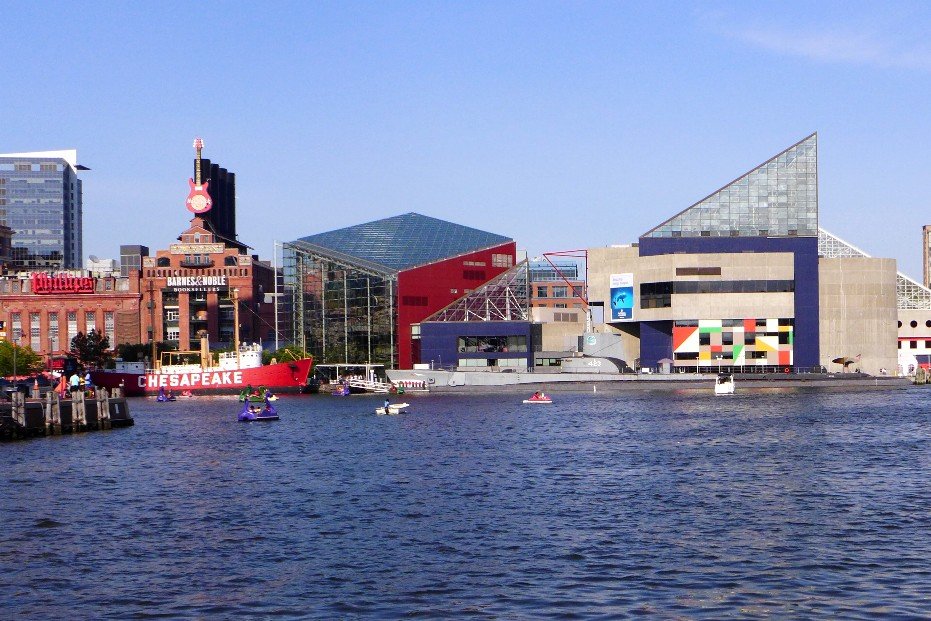 Walking around Baltimore's Inner Harbor - eagerexplorer