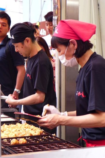 Osaka Japan travel; What to do in Osaka Japan; What to see in Osaka Japan; D.I.Y. Japan itinerary